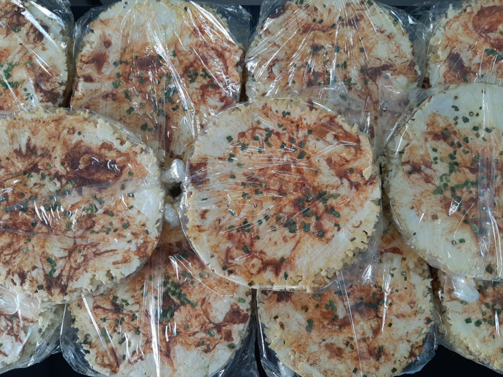 Bánh ép khô Huế 